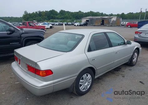 2001 Toyota Camry Le from USA, damaged, VIN 4T1BG22K91U775594
